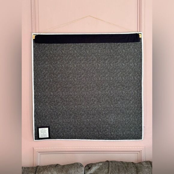 Vintage Handmade Cottage Quilted Wall Hanging in Bright Tropical Cotton Batiks - Picture 6 of 7